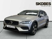 Begagnad Volvo V60 CC Core 197 HK (144 kW) 2023 Kombi