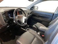 Begagnad Mitsubishi Outlander 150 HK (110 kW) 2017 Silver SUV