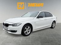 Begagnad BMW 320 Luxury Line 186 HK (136 kW) 2012 Vit Sedan