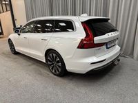 Begagnad Volvo V60 350 HK (257 kW) 2023 Vit metallic (crystal white pearl) Kombi