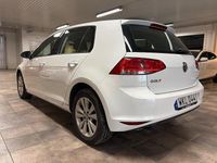 Begagnad VW Golf VII 110 HK (80 kW) 2015 Vit Halvkombi