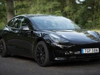 Begagnad Tesla Model 3 Standard Range 208 kW (283 HK) 2022 Solid svart Sedan