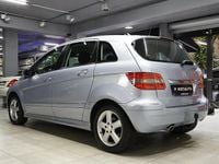 Begagnad Mercedes B200 136 HK (100 kW) 2006 Ljusblå Minibuss