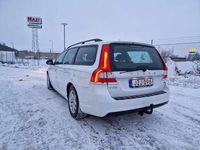 Begagnad Volvo V70 Kinetic 150 HK (110 kW) 2016 Vit Kombi
