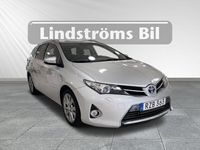 begagnad Toyota Auris Touring Sports Hybrid 1.8 Edition 50, Vinterhjul 2015, Halvkombi