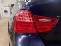 Begagnad BMW 325 218 HK (160 kW) 2009 Sedan