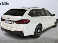begagnad BMW 520 d xDrive Touring M-Sport / Adaptiva / HiFi / Drag / Winter 2021 Vit