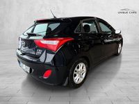 Begagnad Hyundai i30 Select 110 HK (80 kW) 2012 Svart Halvkombi