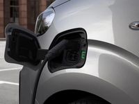begagnad Peugeot e-Expert PRO L2 75 kWh 330 km på EL