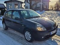 Begagnad Renault Clio R.S. 75 HK (55 kW) 2006 Halvkombi