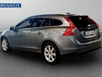 Begagnad Volvo V60 Momentum 151 HK (111 kW) 2018 Grå Kombi