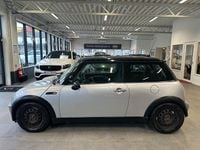 Begagnad Mini Cooper 116 HK (85 kW) 2004 Silver Halvkombi