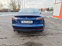 Begagnad Tesla Model 3 Long Range AWD 323 kW (440 HK) 2022 Blå metallic Sedan