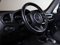 begagnad Jeep Renegade 4xe Limited Plug-in Vinterhjul MOMS