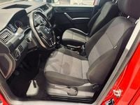 Begagnad VW Caddy 110 HK (80 kW) 2019 Röd Minibuss