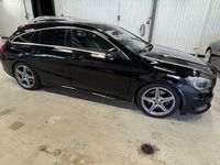 Begagnad Mercedes CLA220 Shooting Brake AMG 177 HK (130 kW) 2015 Svart Kombi