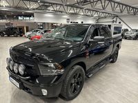 begagnad Dodge Ram Classic Black 5,7L Hemi Låg skatt Crew Cab 4x4