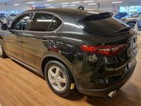Begagnad Alfa Romeo Stelvio 160 HK (117 kW) 2019 Svart SUV
