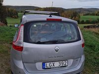 Begagnad Renault Grand Scénic III 110 HK (80 kW) 2011 Silver Minibuss