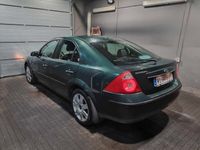 begagnad Ford Mondeo Halvkombi 2.5 V6 170hk Ghia NyBesiktigad