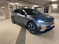 Begagnad Renault Megane E-Tech Iconic 160 kW (218 HK) 2023 Grå schiste med svart tak