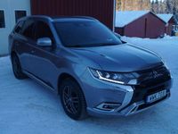 Begagnad Mitsubishi Outlander 224 HK (164 kW) 2019 Grå SUV