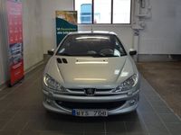 Begagnad Peugeot 206 CC 109 HK (80 kW) 2004 Ljusgrå Cab