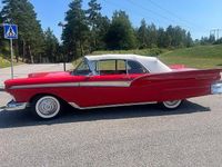Begagnad Ford Fairlane 247 HK (181 kW) 1957 Röd Cab