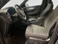 begagnad Volvo XC40 B4 FWD Bensin Plus Dark 2024, SUV
