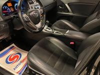 begagnad Toyota Avensis Kombi 2.2 D-4D AUT Edition 50 Drag Backkam