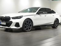 Begagnad BMW 550 M Performance 490 HK (360 kW) 2024 Mineralvit metallic Sedan
