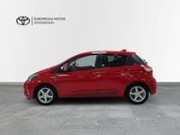 Begagnad Toyota Yaris Hybrid 101 HK (74 kW) 2019 Röd Halvkombi