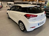 begagnad Hyundai i20 1.4 101hk AUTOMAT Premium / V-hjul / Rattvärme