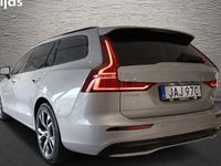 begagnad Volvo V60 B4 Diesel Plus Dark Inkl Dragkrok 2023, Kombi