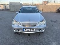 Begagnad Mercedes C180 Avantgarde 143 HK (105 kW) 2006 Silver Sedan
