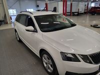 begagnad Skoda Octavia 1.6 Tdi Automat Kombi Ambition