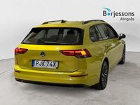 Begagnad VW Golf VIII 132 HK (97 kW) 2021 Gul