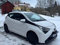 Begagnad Toyota Aygo 72 HK (52 kW) 2020 Vit Halvkombi