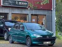 Begagnad Peugeot 206 75 HK (55 kW) 2000 Mörkgrön Halvkombi