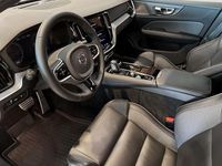 Begagnad Volvo V60 R-Design 462 HK (339 kW) 2022 Svart Kombi