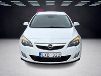 Begagnad Opel Astra Enjoy 140 HK (102 kW) 2011 Vit Kombi