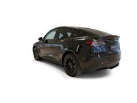 Begagnad Tesla Model Y Long Range AWD 378 kW (514 HK) 2022 Svart SUV