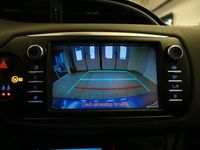 begagnad Toyota Yaris Hybrid e-CVT Euro 6 Automat Nya Dubb Kamera S/V
