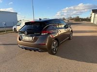 Begagnad Nissan Leaf Tekna 160 kW (218 HK) 2021 Brun Halvkombi