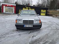 Begagnad Mercedes E400 275 HK (202 kW) 1992 Sedan