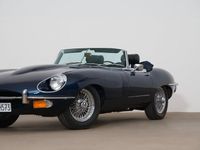 Begagnad Jaguar E-Type 201 HK (147 kW) 1970 Blå Cab