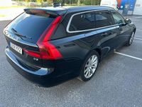 Begagnad Volvo V90 Momentum 150 HK (110 kW) 2018 Svart Kombi