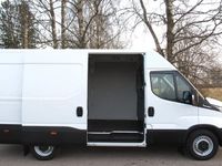 begagnad Iveco Daily 35-140 Högskåp 12 m3 Automat NYTT Drag 3500 kg 2020, Minibuss