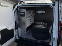 Begagnad Citroën Nemo 75 HK (55 kW) 2012 Minibuss