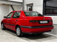 Begagnad VW Vento 90 HK (66 kW) 1996 Röd Sedan